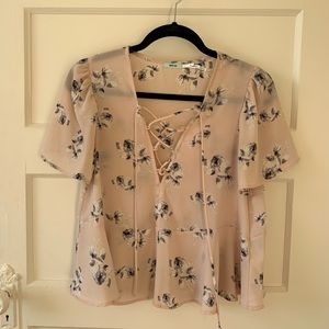 Kimchi Blue floral top